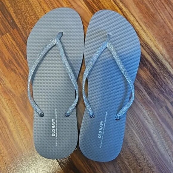 NWT Old Navy Flip Flops Sparkly Top Silver Glitter Beach Thong Sandals for Women - Picture 2 of 4